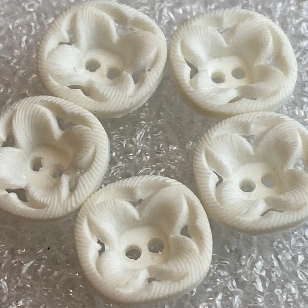 Vintage Cute 2 hole plastic flower buttons white 5 in all